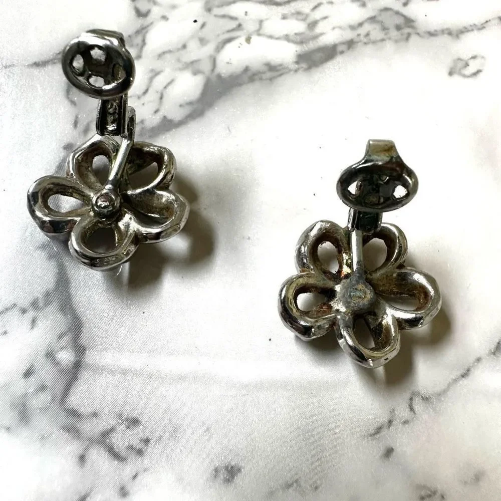 Trifari silver tone vintage clip on earrings